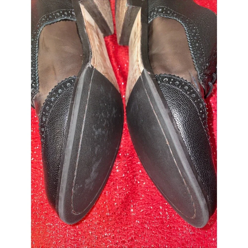 Women's Cole Haan Black Gold Wingtip Oxford Size 7.5B